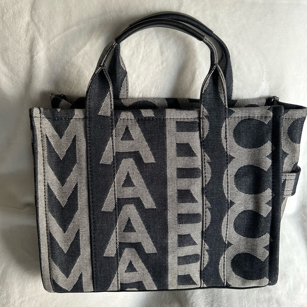 Marc Jacobs Denim Logo The Tote Bag